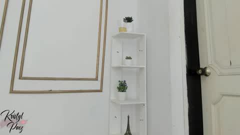 Cristina online show from 11/22/25, 06:29