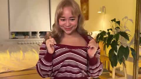 Snapshot of kristyspiritedaway chatting on 12/20/25, 08:38 Kristy Nip slip shady Best model on CB online show from 12/20/25, 08:38