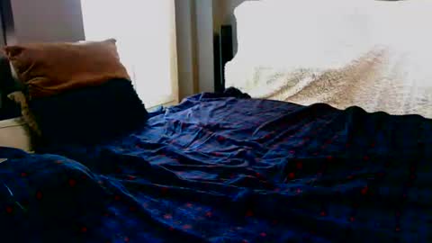 Snapshot of krisu1976 chatting on 10/26/25, 02:45 krisu1976 online show from 10/26/25, 02:45