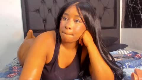 Snapshot of krixtybrown chatting on 02/18/25, 02:49 krixty online show from 02/18/25, 02:49