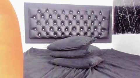 Snapshot of krixtybrown chatting on 12/01/25, 09:09 krixty online show from 12/01/25, 09:09