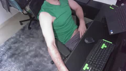 Snapshot of krocr_iras chatting on 11/30/25, 05:06 Lucas Edu online show from 11/30/25, 05:06