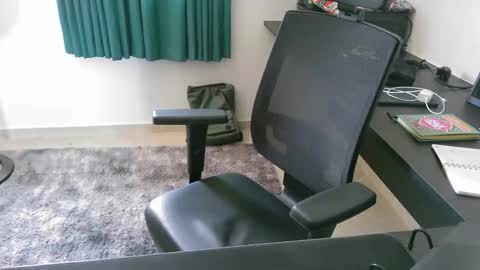 Snapshot of krocr_iras chatting on 02/07/26, 03:49 Lucas Edu online show from 02/07/26, 03:49