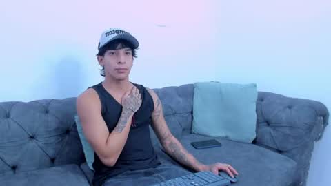 Snapshot of kroywave chatting on 06/14/26, 03:41 Kroy Wave Muscle Tattoos Latino online show from 06/14/26, 03:41