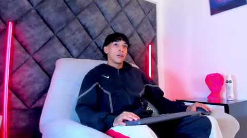 Kroy Wave  Muscle Tattoos Latino online show from 08/05/26, 03:09