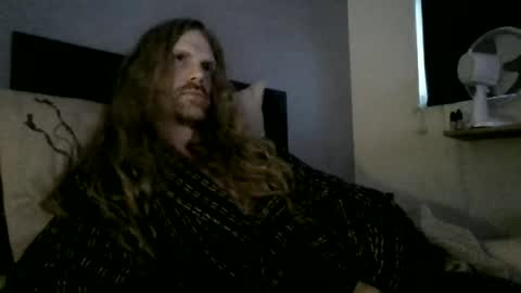 Snapshot of krullz123 chatting on 06/19/26, 11:52 Krullz online show from 06/19/26, 11:52
