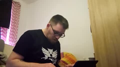 Snapshot of kryptoni18435 chatting on 12/18/25, 11:16 Tommy online show from 12/18/25, 11:16