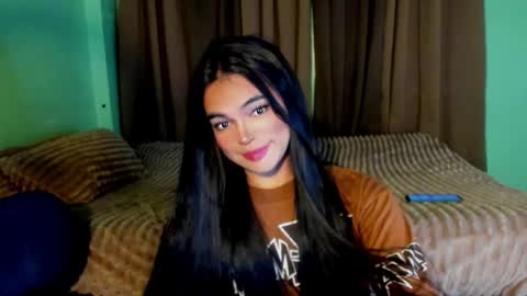 Snapshot of krystal_angel chatting on 05/20/26, 02:12 krystal_angel online show from 05/20/26, 02:12