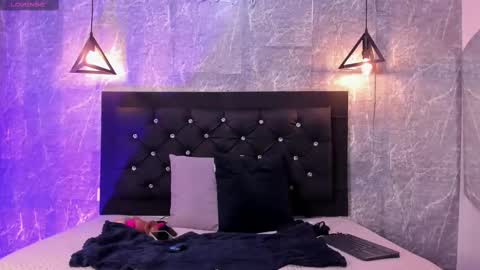 Snapshot of krystal_taylor23 chatting on 10/06/25, 01:08 Kystal Taylor online show from 10/06/25, 01:08