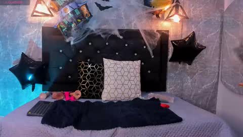 Snapshot of krystal_taylor23 chatting on 10/17/25, 11:57 Kystal Taylor online show from 10/17/25, 11:57