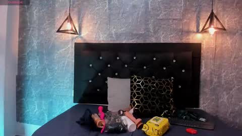 Snapshot of krystal_taylor23 chatting on 11/19/25, 11:32 Kystal Taylor online show from 11/19/25, 11:32