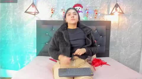 Snapshot of krystal_taylor23 chatting on 12/04/25, 10:46 Kystal Taylor online show from 12/04/25, 10:46