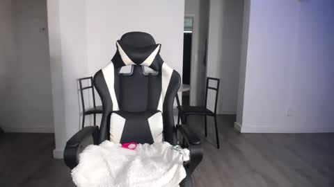 Krystal Blake online show from 09/10/25, 06:19