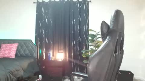 Krystal Blake online show from 04/18/26, 05:50