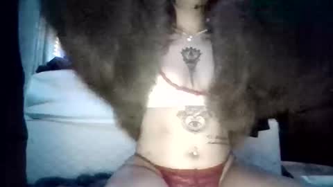 Snapshot of krystaldrippy chatting on 12/17/25, 03:45 krystaldrippy online show from 12/17/25, 03:45