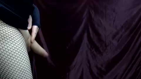 Snapshot of krystalkummingss chatting on 11/15/25, 03:52 Krystalkummingss online show from 11/15/25, 03:52