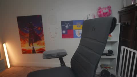 Snapshot of krystalsyxx chatting on 01/25/25, 11:54 Krystal Syx online show from 01/25/25, 11:54