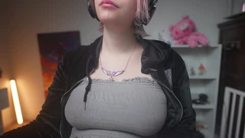 Snapshot of krystalsyxx chatting on 02/02/25, 06:42 Krystal Syx online show from 02/02/25, 06:42