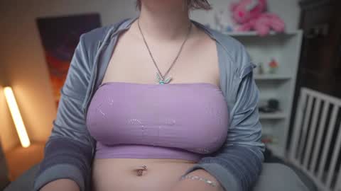 Snapshot of krystalsyxx chatting on 02/04/25, 10:02 Krystal Syx online show from 02/04/25, 10:02