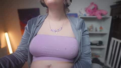 Snapshot of krystalsyxx chatting on 02/08/25, 05:08 Krystal Syx online show from 02/08/25, 05:08