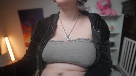 Snapshot of krystalsyxx chatting on 02/14/25, 03:54 Krystal Syx online show from 02/14/25, 03:54