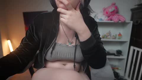 Snapshot of krystalsyxx chatting on 02/16/25, 08:11 Krystal Syx online show from 02/16/25, 08:11