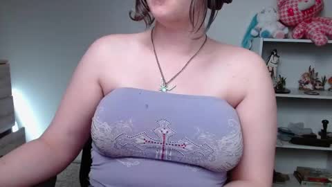 Snapshot of krystalsyxx chatting on 05/25/26, 02:45 Krystal Syx online show from 05/25/26, 02:45