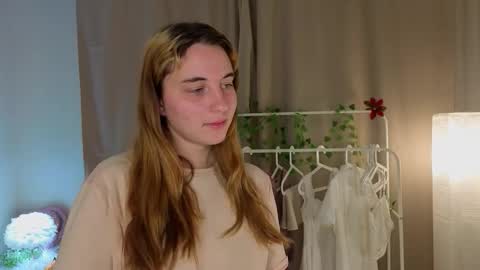 Snapshot of krystynakorns chatting on 12/21/25, 06:26 Rina online show from 12/21/25, 06:26