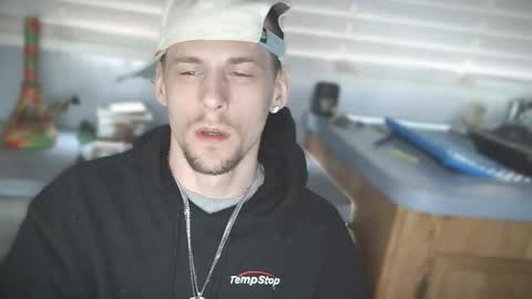 Snapshot of krytiar1992 chatting on 02/25/26, 02:05 krytiar1992 online show from 02/25/26, 02:05