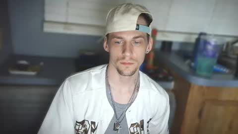 Snapshot of krytiar1992 chatting on 03/20/26, 07:35 krytiar1992 online show from 03/20/26, 07:35