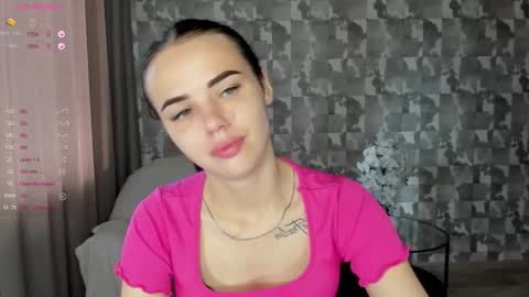 Snapshot of kseni_a chatting on 11/25/25, 10:59 Ksenia online show from 11/25/25, 10:59