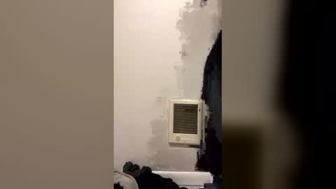 Snapshot of kshj963 chatting on 12/21/25, 03:46 kshj963 online show from 12/21/25, 03:46