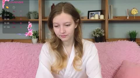 Snapshot of ksuhesa chatting on 11/25/25, 01:16 ksuhesa online show from 11/25/25, 01:16