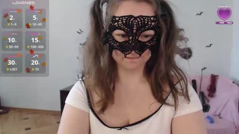 Snapshot of ksushka22 chatting on 11/28/25, 08:28 Ksushka22 online show from 11/28/25, 08:28