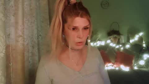 Snapshot of kudesnizza chatting on 01/28/25, 10:45 Annika MTF ts post -op online show from 01/28/25, 10:45