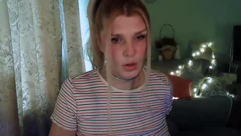 Snapshot of kudesnizza chatting on 02/20/25, 10:37 Annika MTF ts post -op online show from 02/20/25, 10:37