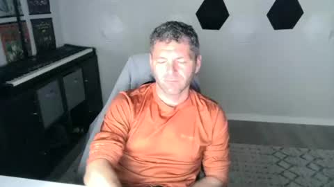 Snapshot of kuk_you chatting on 11/15/25, 06:37 kuk_you online show from 11/15/25, 06:37