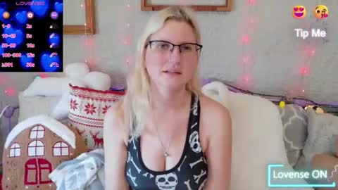 Samantha online show from 11/17/25, 02:34