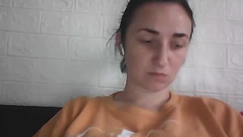 kusia032132 online show from 10/24/25, 06:21