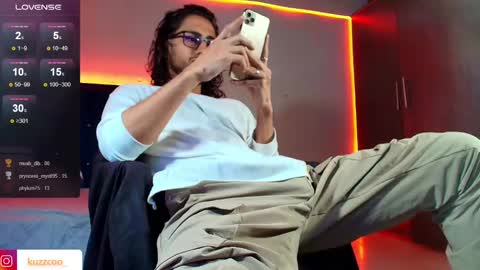 Snapshot of kuzzcoo chatting on 02/14/25, 11:20 kuzzcoo online show from 02/14/25, 11:20