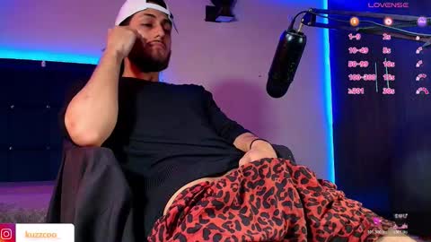 Snapshot of kuzzcoo chatting on 11/27/25, 02:41 kuzzcoo online show from 11/27/25, 02:41