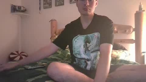 Snapshot of kwahrens22 chatting on 12/19/25, 03:02 Kenji online show from 12/19/25, 03:02