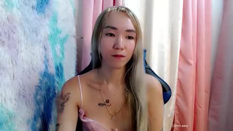Snapshot of kweenie1026 chatting on 05/23/26, 03:01 kweenie1026 online show from 05/23/26, 03:01