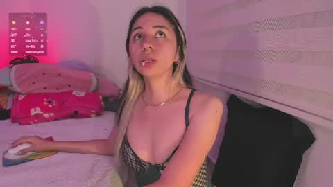 Snapshot of kxss_krawl chatting on 05/15/26, 10:39 Aria Kess online show from 05/15/26, 10:39