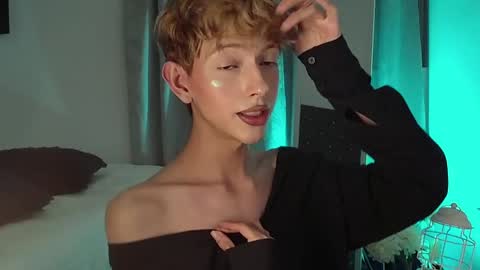 Snapshot of kyle__cooper chatting on 12/11/24, 12:23 Kyle Cooper online show from 12/11/24, 12:23