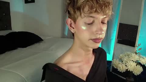 Snapshot of kyle__cooper chatting on 12/23/24, 12:57 Kyle Cooper online show from 12/23/24, 12:57