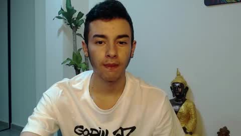 Snapshot of kyle_bratz chatting on 12/04/24, 05:05 kyle online show from 12/04/24, 05:05