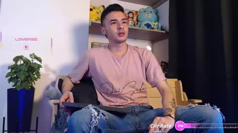 Snapshot of kyle_bratz chatting on 09/21/25, 10:22 kyle online show from 09/21/25, 10:22