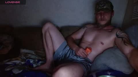 Kyle chat online show from 12/04/25, 06:23