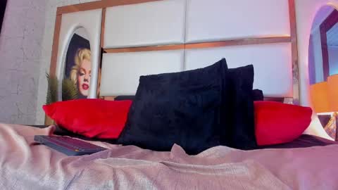 ---kylee--- online show from 05/01/26, 12:37